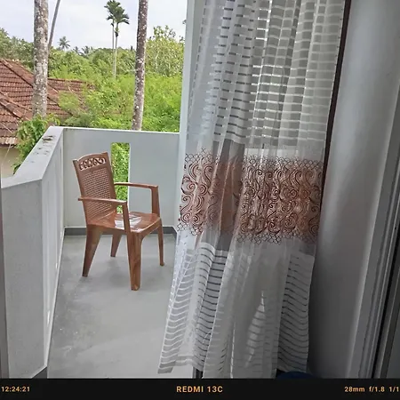 Southern Beach Surf Lodge Ahangama Room photo