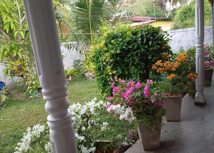Southern Beach Surf Lodge